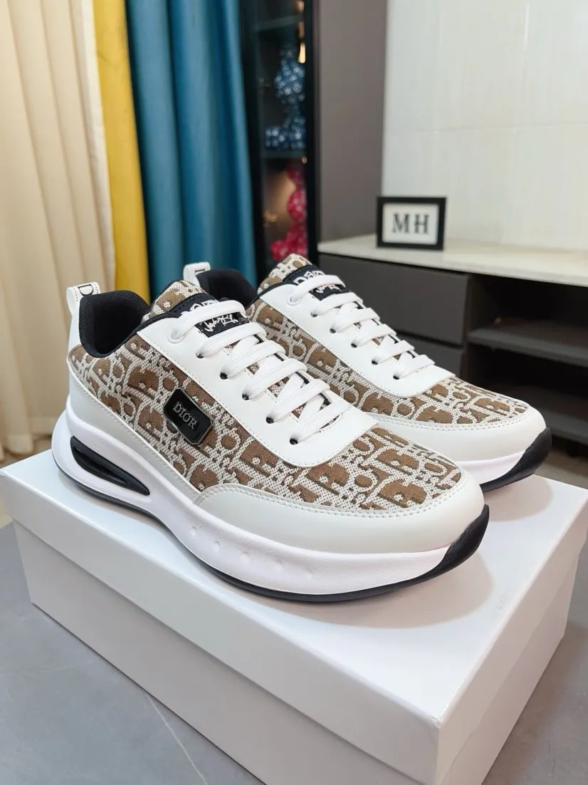 Men's men's shoes 💰440🌹🌹【Dior】Best-selling official website world premiere🔝High-end men's shoes brand official website latest series: The upper is made of imported cowhide with specially designed fabrics➕Mesh breathable lining. Make walking more convenient and comfortable! Compared with the official quality, Midea’s 1:1 replica. Create a fashionable personality to set off your uniqueness! A must-have for trendy men! Classic style. Men's sizes: 38-44.
